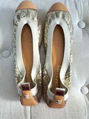 Authentic CHANEL Gold Sequin Cap-Toe Ballet Flats – Size 39 (US 8/8.5)